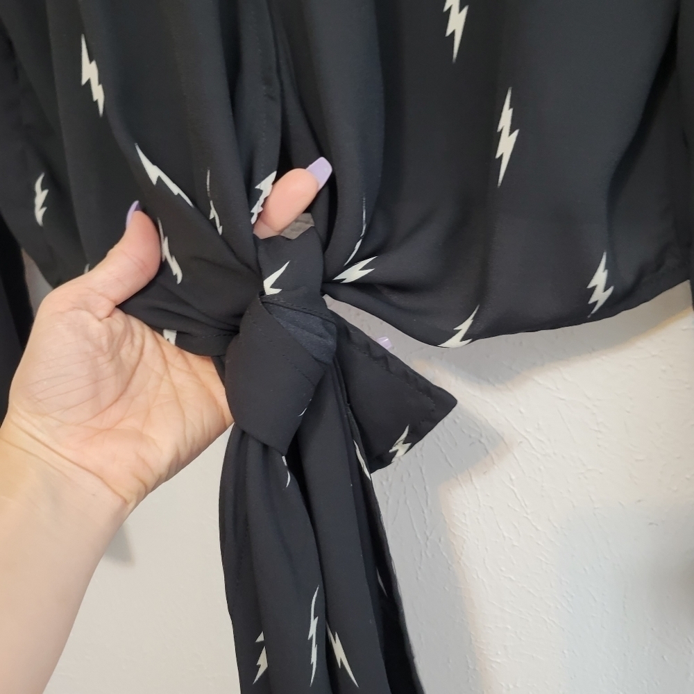 Buddy Love Lighting Front Tie Blouse  Black and White Women's Size XSmal - Picture 3 of 8